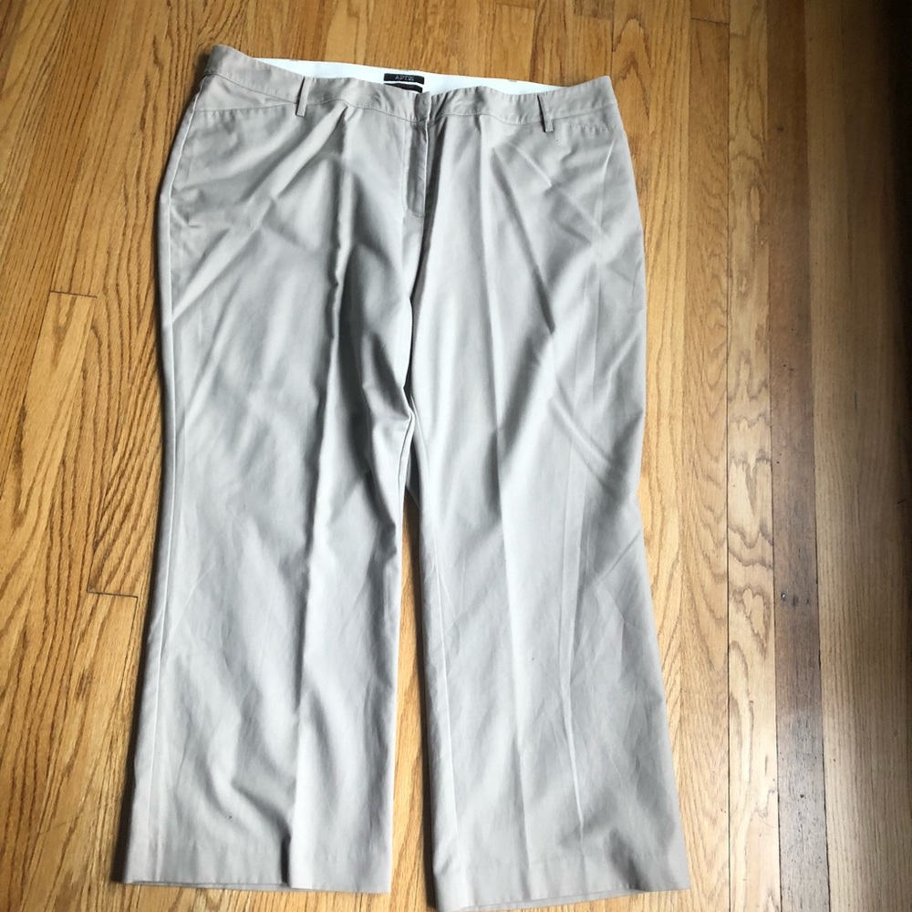 Apt 9 Khaki Dress Pants